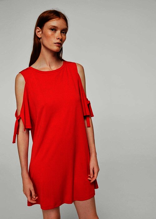 Vestido cold-shoulder