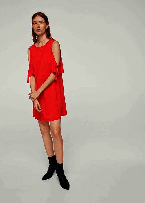 Vestido cold-shoulder